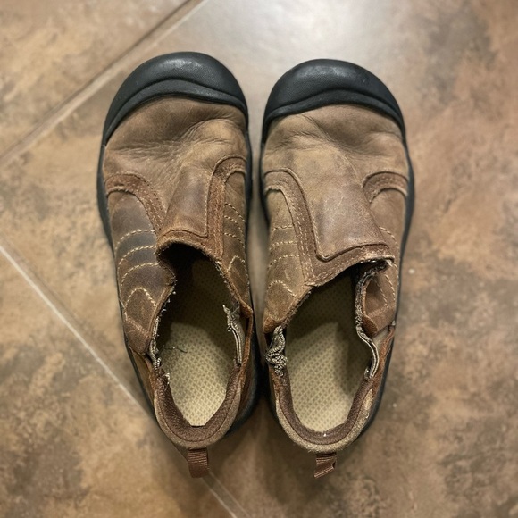 Keen Boy’s Brixen Waterproof Slip on Mules - Picture 2 of 9